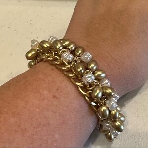 New Lilly Pulitzer Bracelet, gold metallic with faux pearl & gold bead dangles